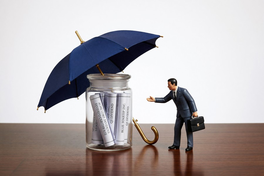 Step-by-step diagram showing how to open a brokerage account and enable dividend reinvestment