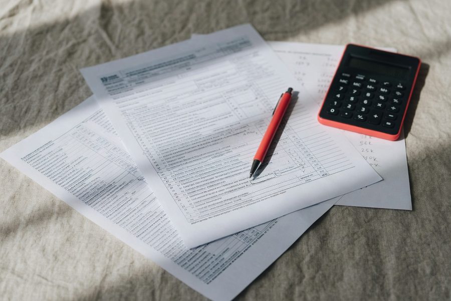 A savings account comparison showing the APY cap and effective rate on a $10,000 balance.