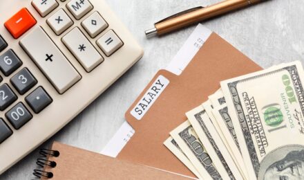 Comparison chart of treasury bill and high-yield savings account yields and tax implications